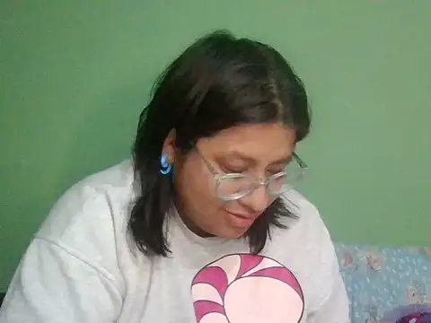 sarah12333 Momentaufnahme des Live-Raums auf Stripchat