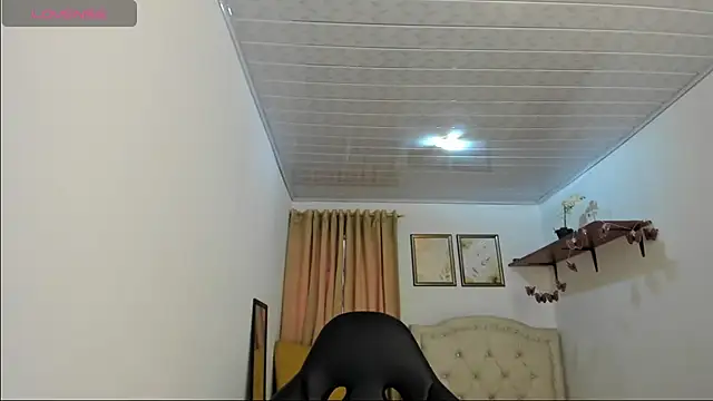 scarletfs Momentaufnahme des Live-Raums auf Stripchat