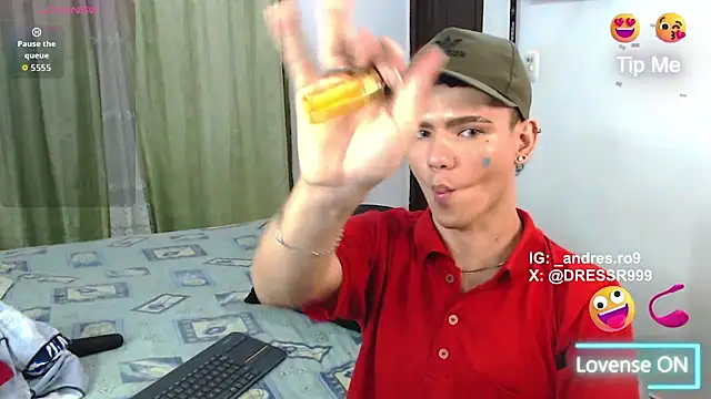 sebascuterouss momentopname van live room op Stripchat
