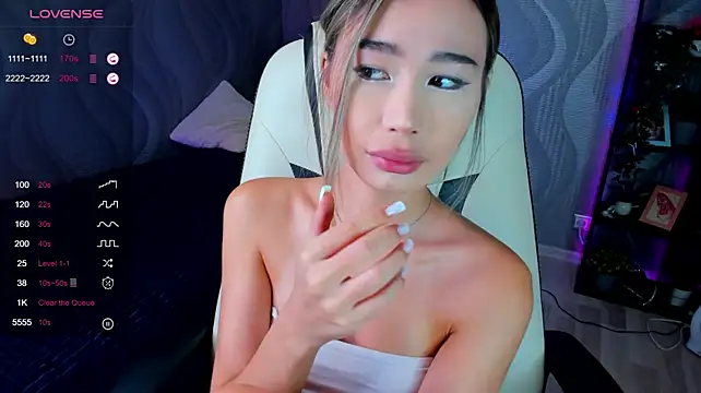 sensualily снимок онлайн-комнаты на Stripchat