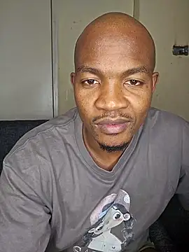 sgid8192 live room snapshot on Stripchat