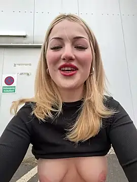 shymasha live room snapshot on Stripchat