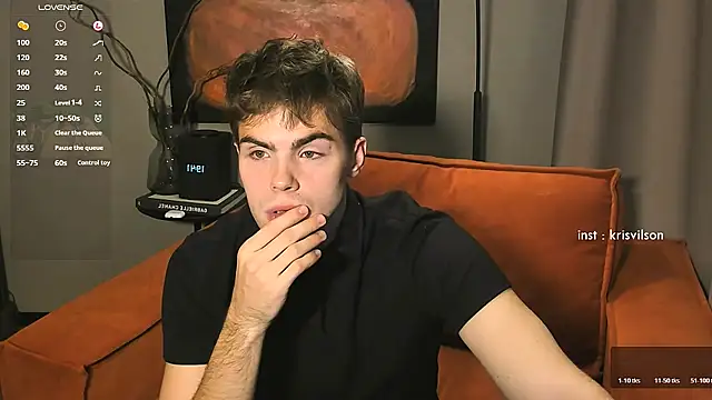 simonvnl live room snapshot on Stripchat