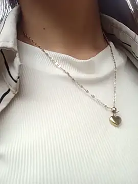 sophi911 live room snapshot on Stripchat