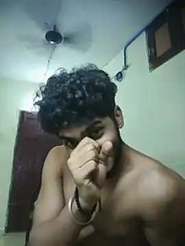 southmodel live room snapshot on Stripchat
