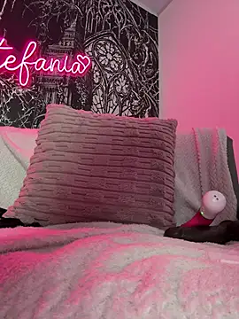 stefania_lerner Momentaufnahme des Live-Raums auf Stripchat