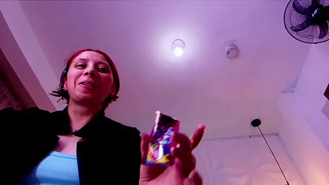 stephaniesun_ Momentaufnahme des Live-Raums auf Stripchat