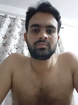 sunnu_97_ снимок онлайн-комнаты на Stripchat