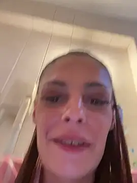 sweetchery999999 снимок онлайн-комнаты на Stripchat
