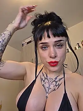 sweetfior live room snapshot on Stripchat