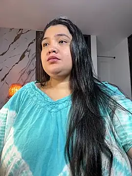 sweetmuslim01 live room snapshot on Stripchat