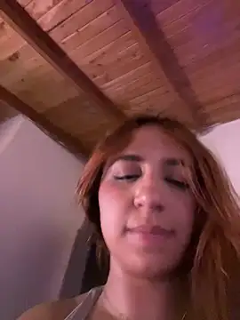 swetie_Snow live room snapshot on Stripchat