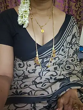 tamil_rose471 Momentaufnahme des Live-Raums auf Stripchat