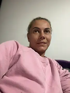 tanyagrey Momentaufnahme des Live-Raums auf Stripchat