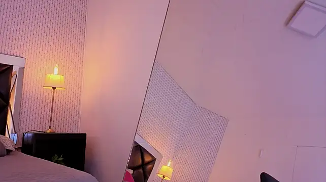 taylor_morgann captura de la sala en vivo en Stripchat
