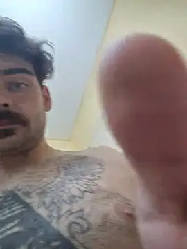 thiccitalianpapi снимок онлайн-комнаты на Stripchat