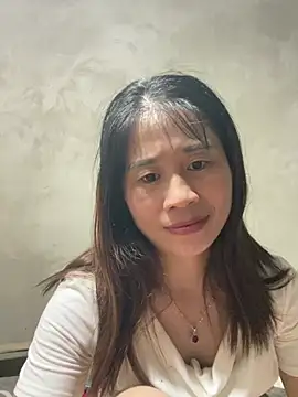 tinacum012 momentopname van live room op Stripchat