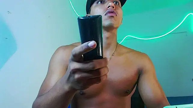 tonydesire_ Momentaufnahme des Live-Raums auf Stripchat