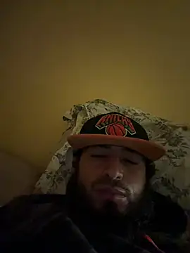 urratherme live room snapshot on Stripchat