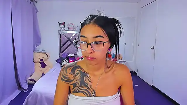 valery_taylor_1 снимок онлайн-комнаты на Stripchat