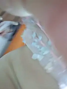 valilurose0427 live room snapshot on Stripchat