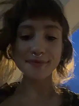 what_is_the_sun Momentaufnahme des Live-Raums auf Stripchat