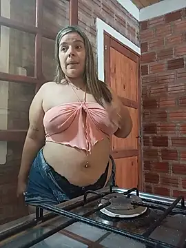 wiyimari2 снимок онлайн-комнаты на Stripchat