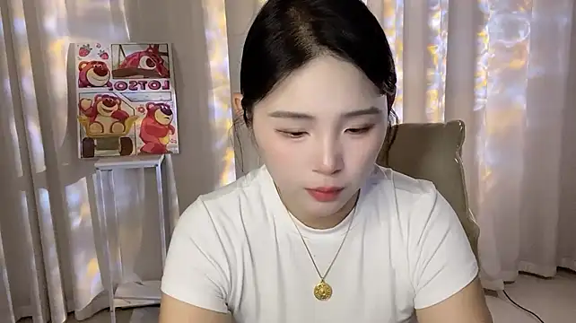 xiao--su live room snapshot on Stripchat