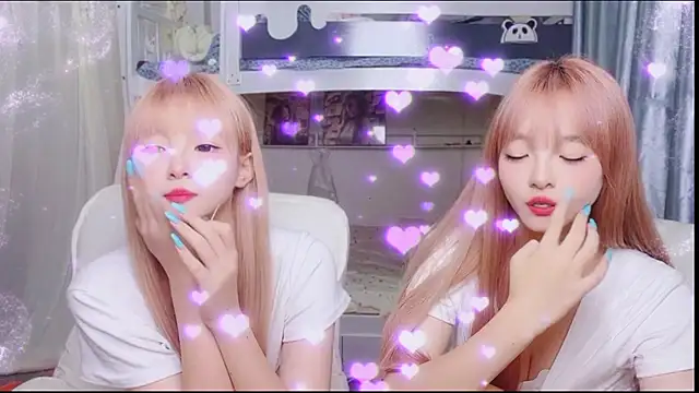 xiaoqiao-daqiao Momentaufnahme des Live-Raums auf Stripchat