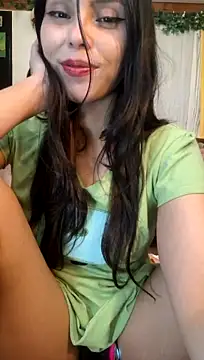 xlalitaxxx live room snapshot on Stripchat