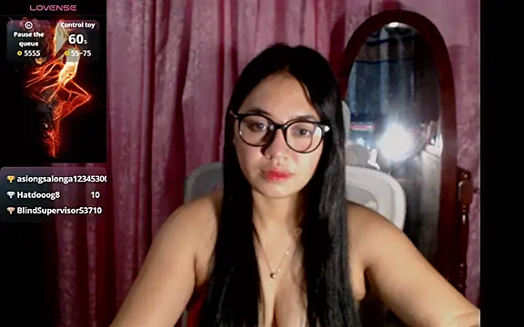 xxseducemaexx live room snapshot on Stripchat