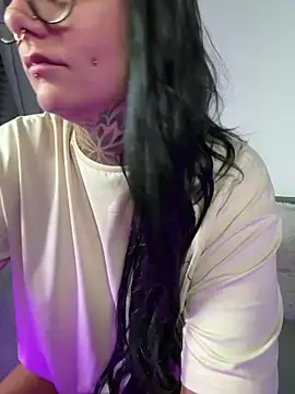 xxveraa_vibe live room snapshot on Stripchat