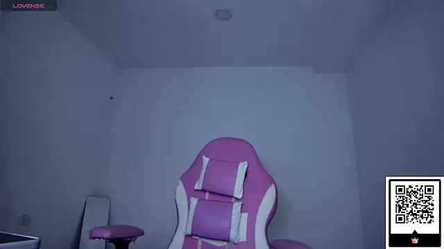 yera_sh Momentaufnahme des Live-Raums auf Stripchat