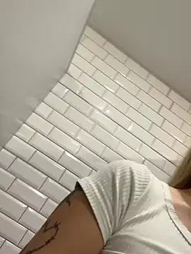your_dream4 снимок онлайн-комнаты на Stripchat