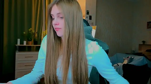 yourbeautyarya live room snapshot on Stripchat