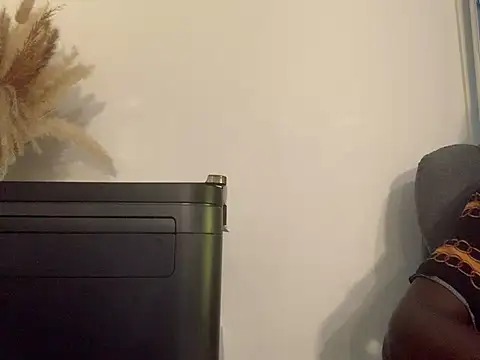 yourmomaaa Momentaufnahme des Live-Raums auf Stripchat