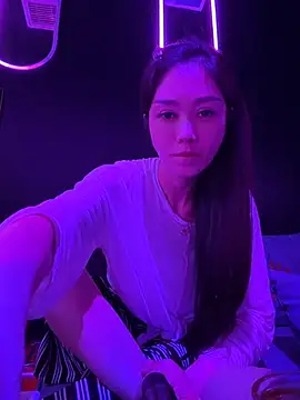 yuanpu0925 momentopname van live room op Stripchat