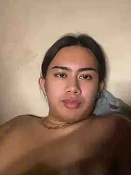 yurie_hardfuck Momentaufnahme des Live-Raums auf Stripchat
