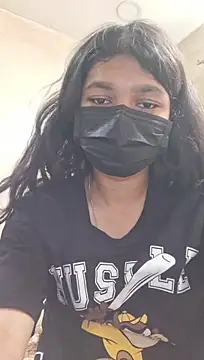 zulmi_zoya live room snapshot on Stripchat