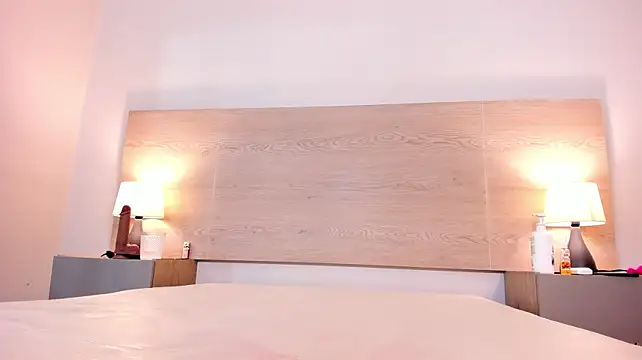 zurismith live room snapshot on Stripchat